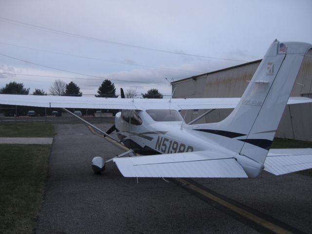 Cessna Skylane (N5198Q) - Last day a the old T5 at KYNG. Now moving over to the new Hangars.   No more birds!!