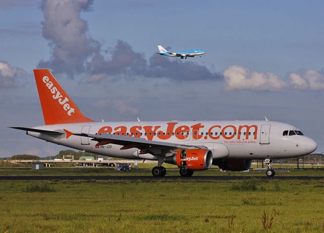 HB-JZP — - Amsterdam 2011-08-14.