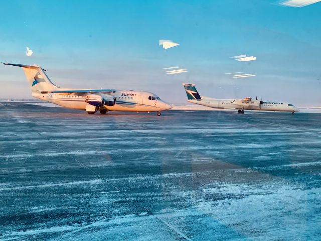 Avro Avroliner (RJ-85) (C-FLRJ)