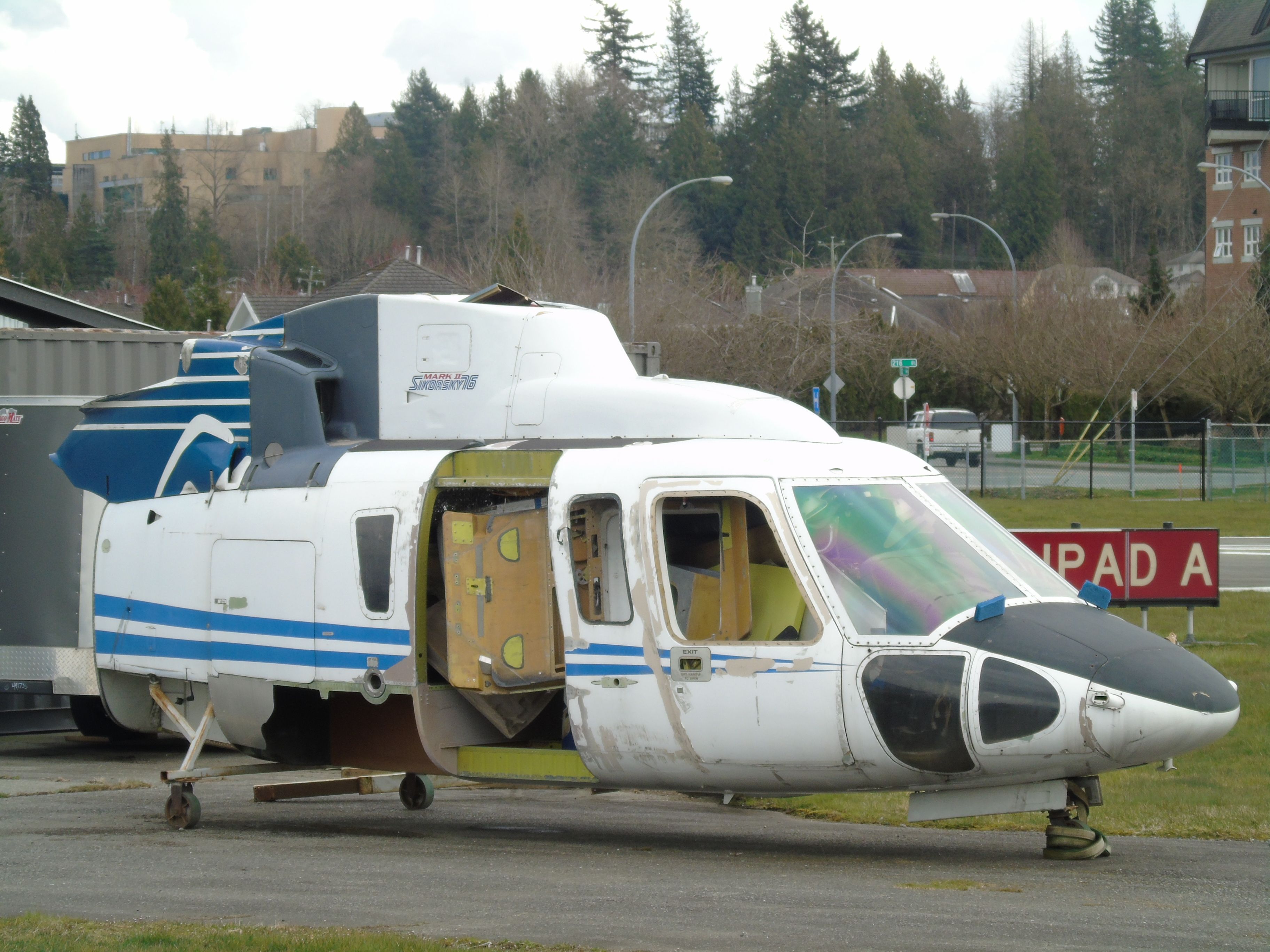 Sikorsky S-76 —