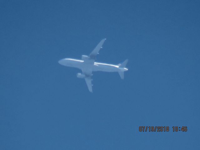 Airbus A320 (N477UA)