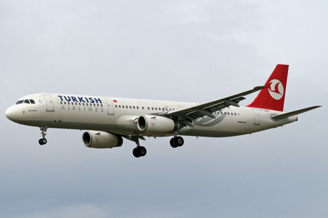 Airbus A321 (TC-JRB)