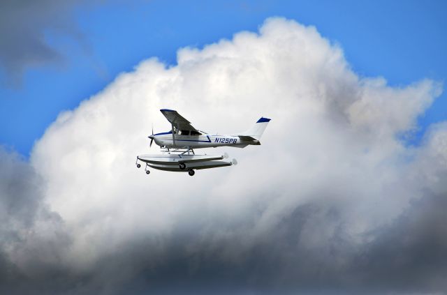 Cessna Skylane (N125PB)