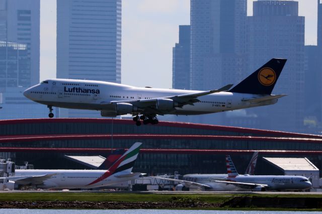Boeing 747-400 (D-ABTL)