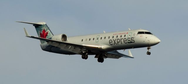 Canadair Regional Jet CRJ-200 (C-GMJA)