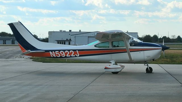 Cessna Skylane (N5922J) - 10-03-21