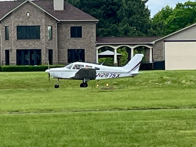 Piper Cherokee (N2875X)