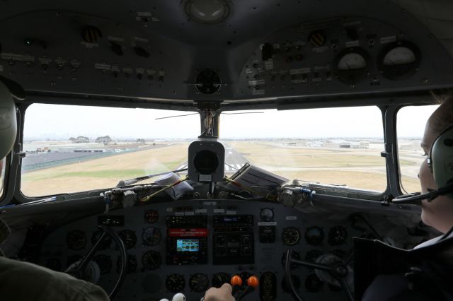 Douglas DC-3 (VH-OVM)