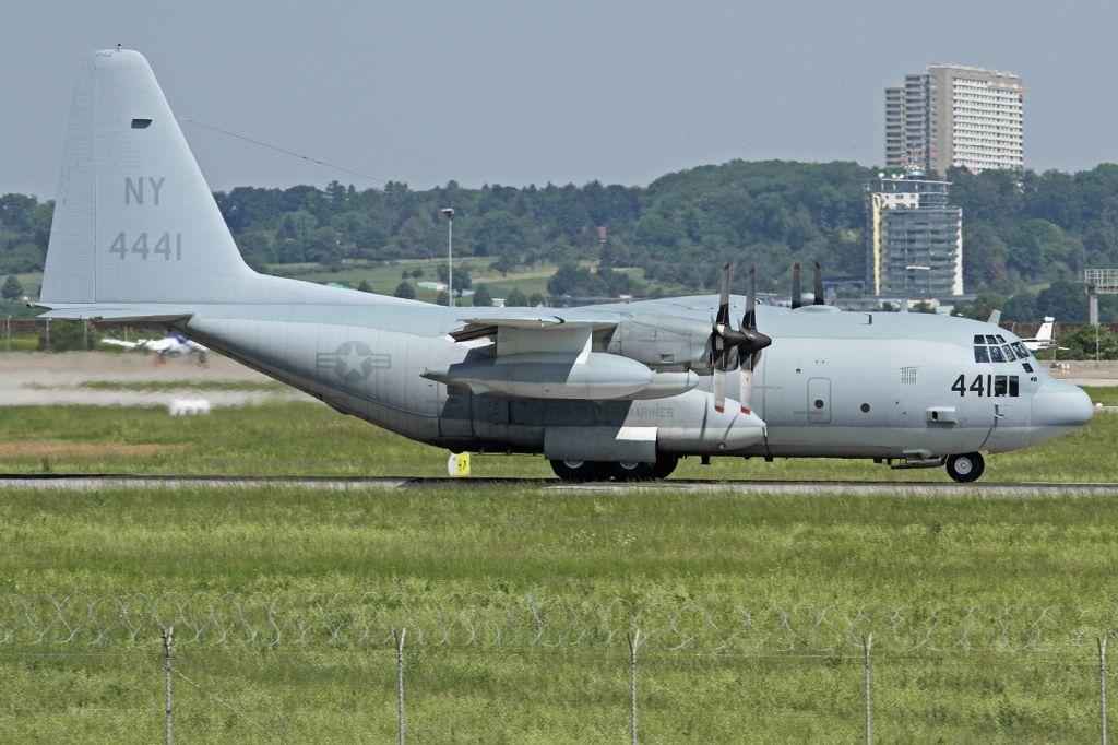 Lockheed C-130 Hercules (16-4441)