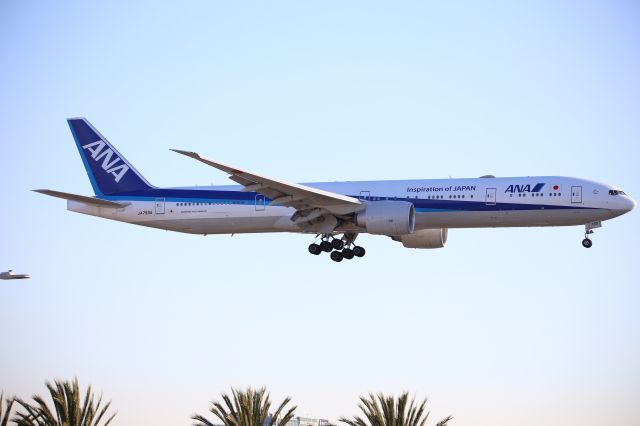 BOEING 777-300ER (JA793A)