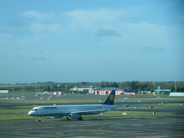 D-AISQ — - D-AISQ A321-231 MSN 3936 SEEN HERE 19-02-2011