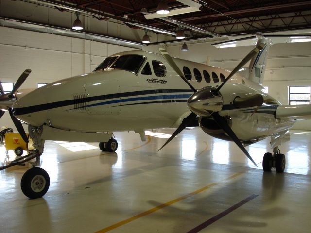 Beechcraft Super King Air 200 (N200ND) - North Dakota Department of Transportation Super King Air 200.  This plane transports the Governor of ND, DOT executives, DOT employees, and other state and federal agencies throughout the state of North Dakota and beyond.