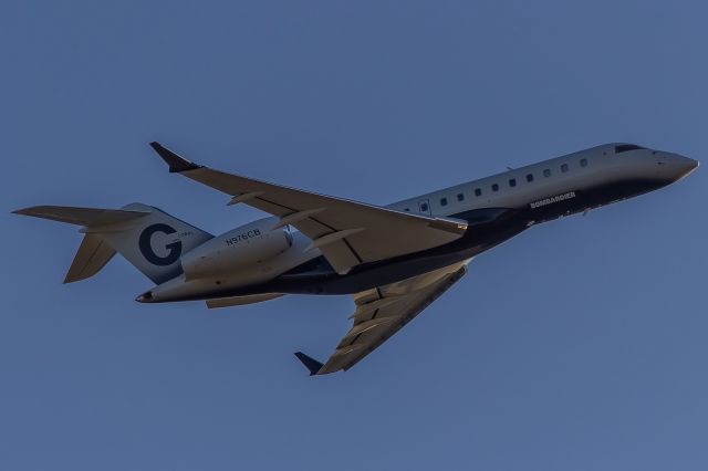 Bombardier Global Express (N976CB)