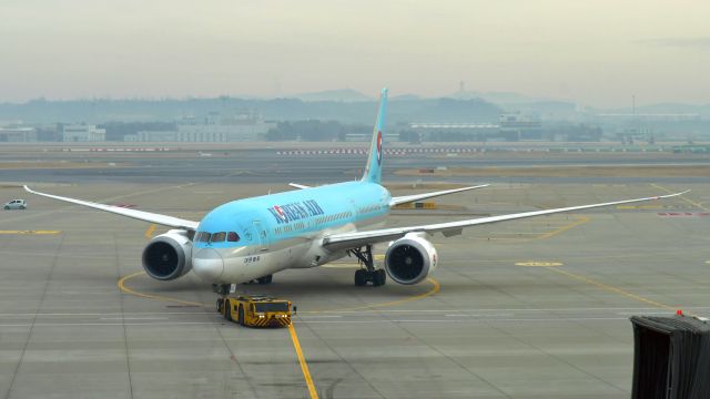 Boeing 787-9 Dreamliner (HL8083) - Korean Air Boeing 787-9 Dreamliner HL8083 in Seoul 