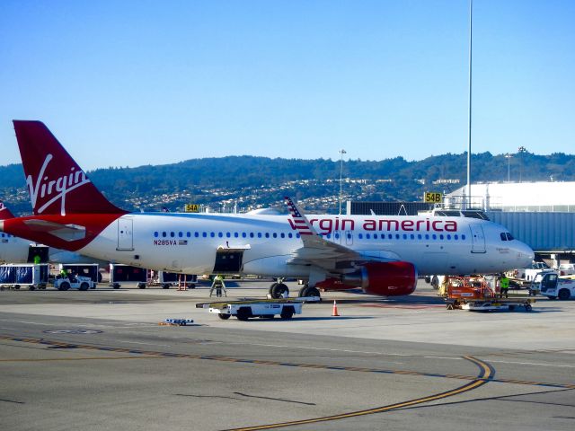 Airbus A320 (N285VA)