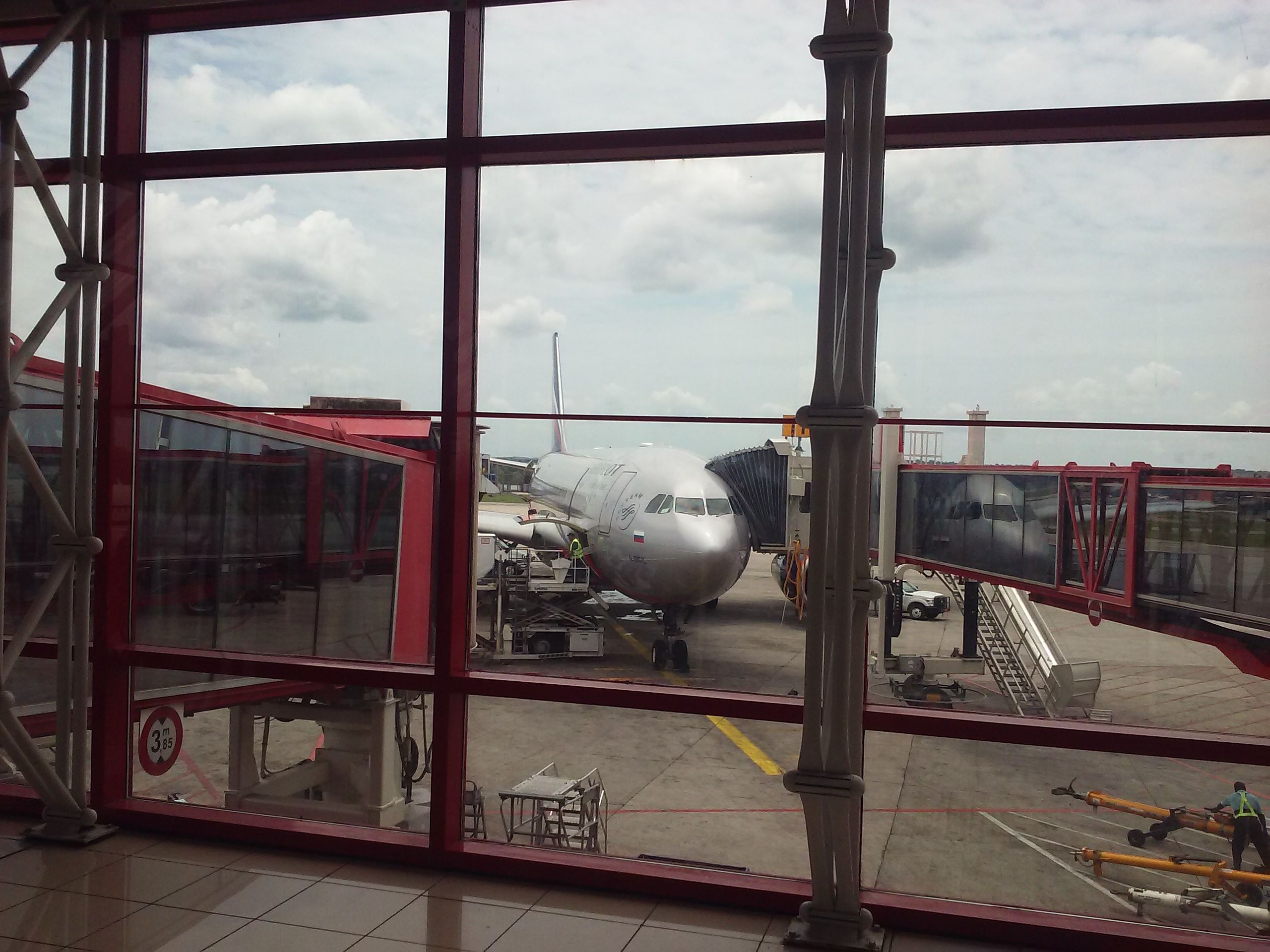 Airbus A330-200 — - Minutos antes de abordar vuelo HAV-SVO!!!!2016