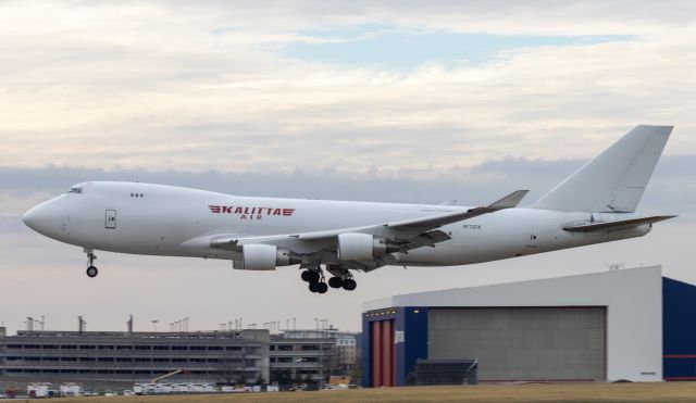 Boeing 747-400 (N712CK)