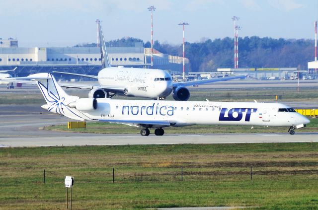 Canadair Regional Jet CRJ-900 (ES-ACJ)
