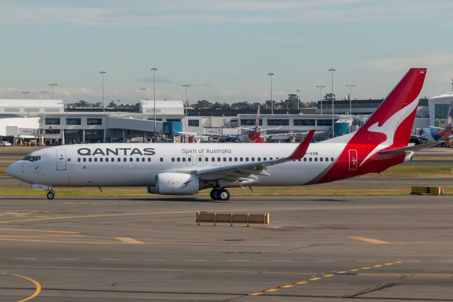 Boeing 737-800 (VH-VXM) - QFs first 737 in the updated livery
