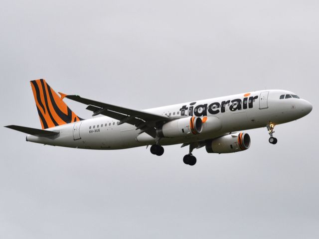 Airbus A320 (VH-XUG) - One of Tigers A320s in the new livery on finals for RWY 34.