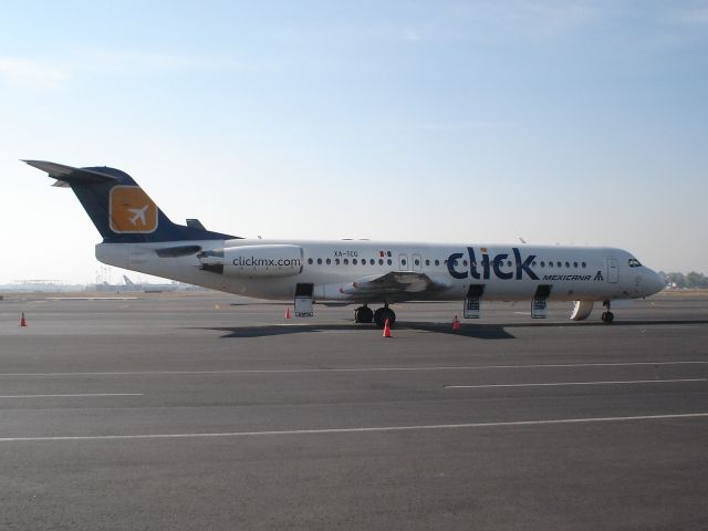 Fokker 100 (XA-TCG)