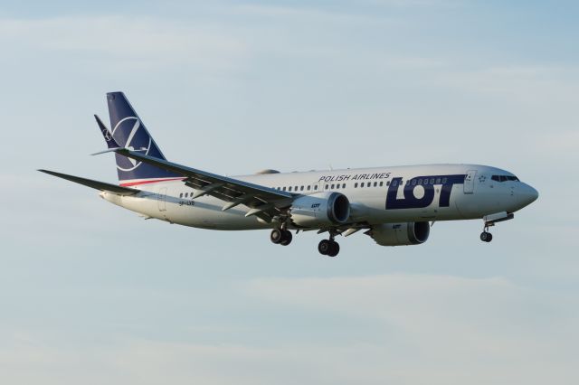 Boeing 737 MAX 8 (SP-LVB) - WAW SPOTTING