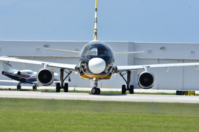 Airbus A320 (N632JB)