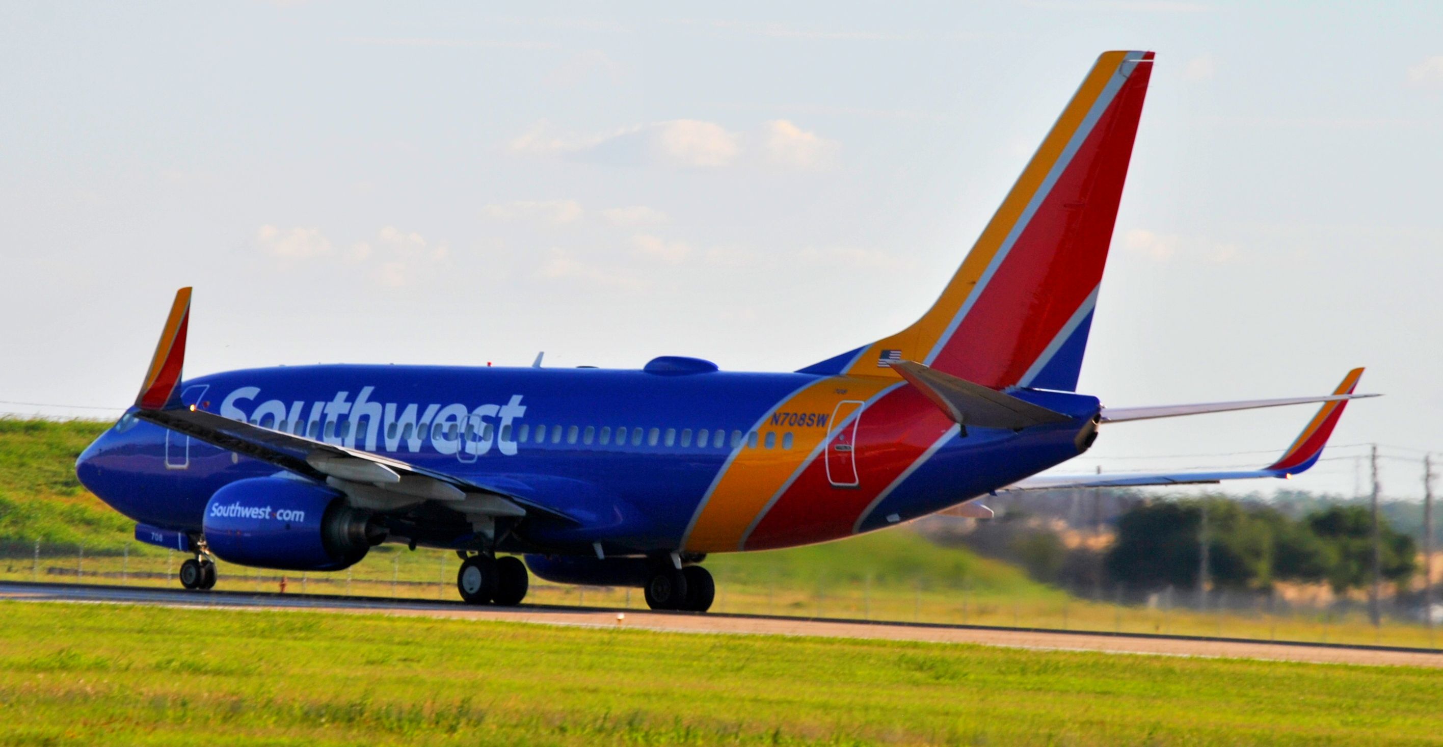 Boeing 737-700 (N708SW)