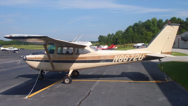 Cessna Skylane (N8672U) - C172 at FFC. We hope to restore the aircraft.