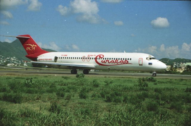 Douglas DC-9-10 (PJ-SNK)