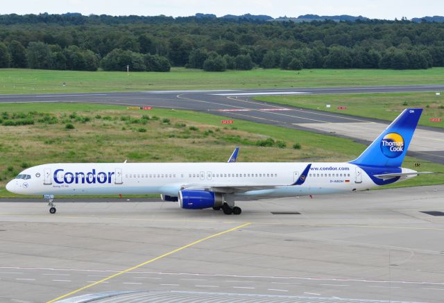 BOEING 757-300 (D-ABOH) - Taxiing to the gate