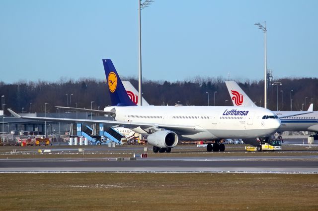 Airbus A330-300 (D-AIKG)