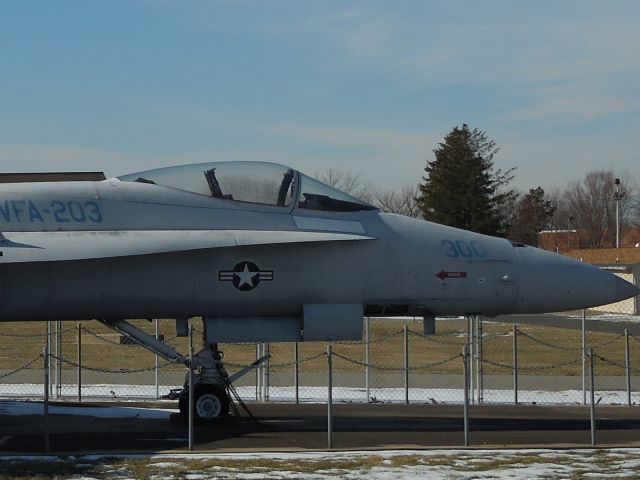 McDonnell Douglas FA-18 Hornet (16-2436) - VFA-203