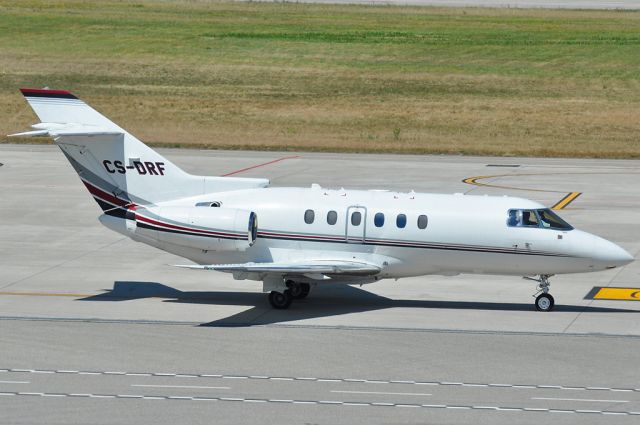 Hawker 800 (CS-DRF)