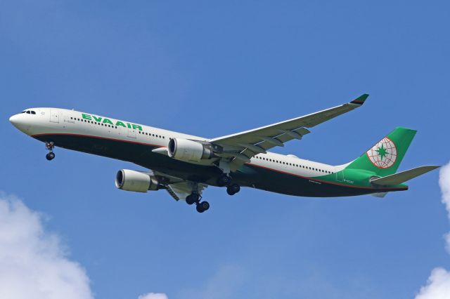 Airbus A330-300 (B-16340)