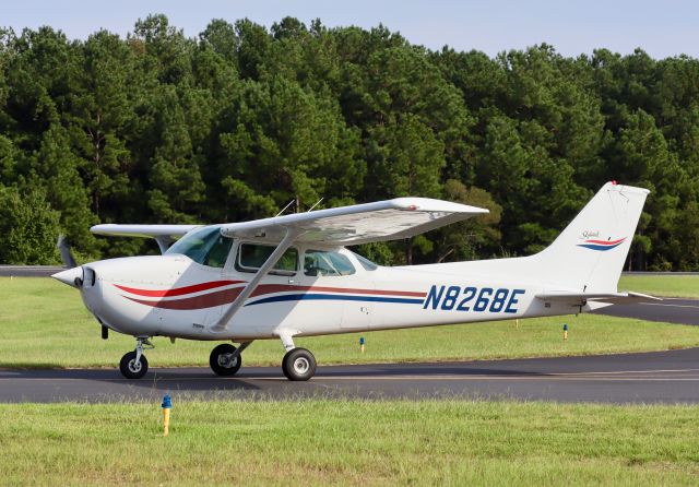 Cessna Skyhawk (N8268E)