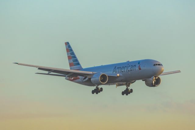 Boeing 777-200 (N779AN) - An American Airlines 777-200 landing at PHX on 2/12/23 during the Super Bowl rush. Taken with a Canon R7 and Canon EF 100-400 II L lens.