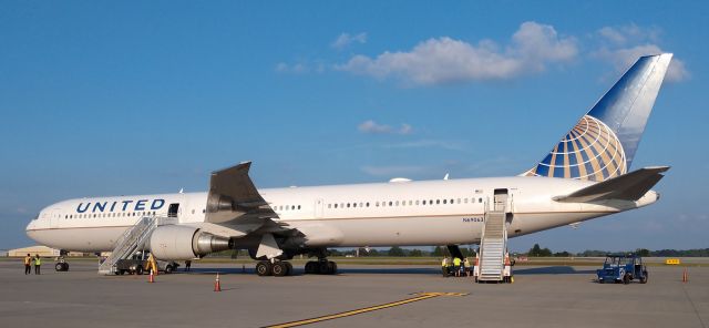 BOEING 767-400 (N69063) - In to take the New York Giants home after losing to the Carolina Panthers.br /br /10/7/18