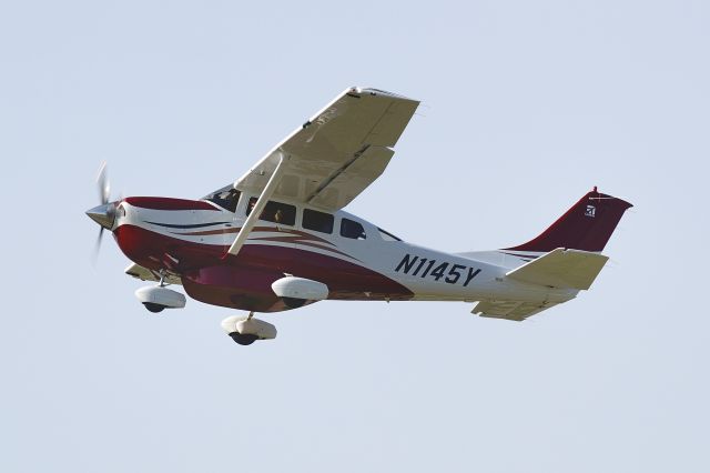 Cessna 206 Stationair (N1145Y) - Departing runway 26