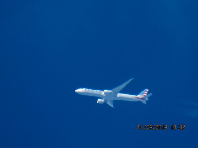 BOEING 777-300ER (N719AN)