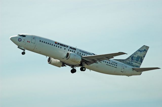 BOEING 737-400 (C-FFNM) - Boeing 737-436 (c/n: 25839) taking off from CYPQ (April 27, 2017)