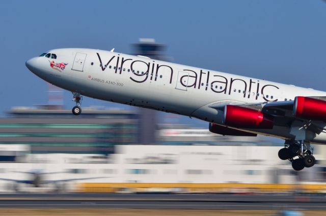 Airbus A340-300 (G-VELD)