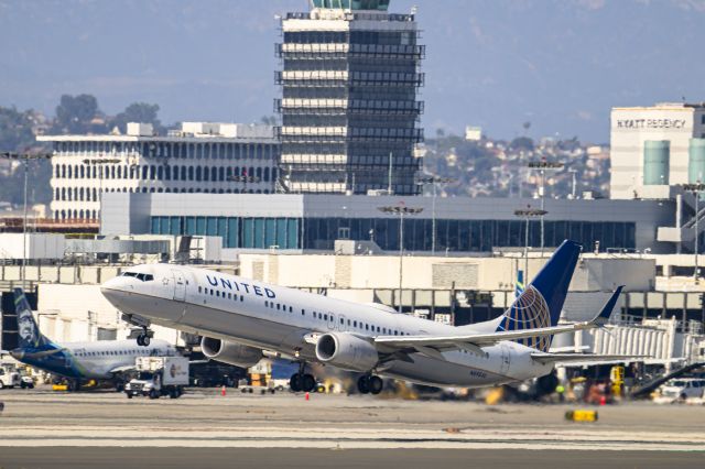 Boeing 737-900 (N69840)