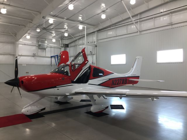 Cirrus SR-22 (N227WB)