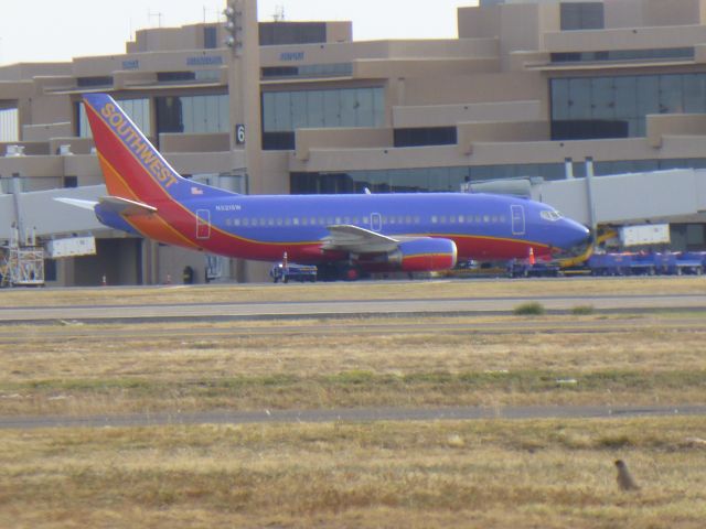 BOEING 737-300 (N521SW)