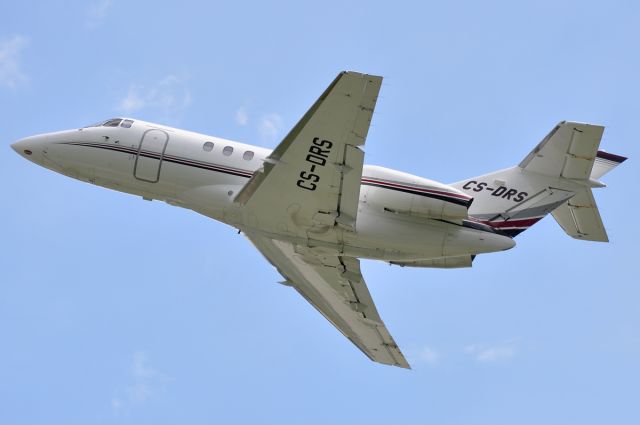 Hawker 800 (CS-DRS)