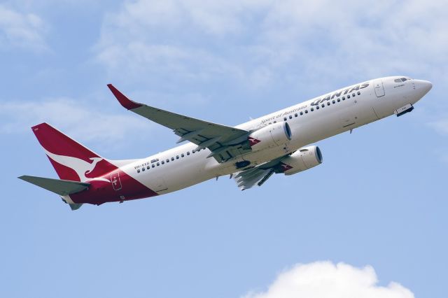 Boeing 737-800 (VH-VXG) - Getting airborne off runway 23. Friday 1st February 2013.