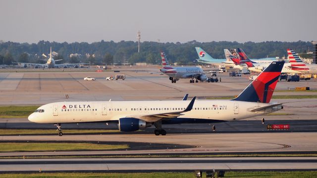 Boeing 757-200 (N6702)