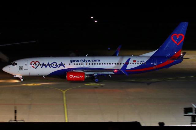 Boeing 737-800 (TC-MGN)