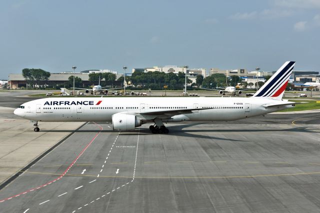 BOEING 777-300 (F-GSQA)